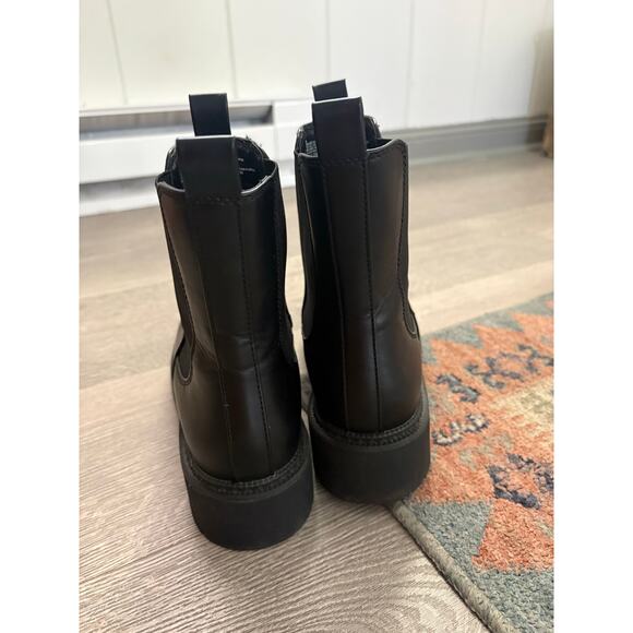 A New Day Black Faux Leather Chelsea Ankle Boots Size 8 Combat Chunky Goth Emo - Picture 5 of 8